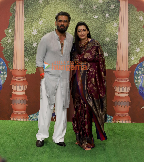 Photos: Salman Khan, Shah Rukh Khan, Sara Ali Khan and others attend the Shubh Aashirwad ceremony at Anant Ambani and Radhika Merchant