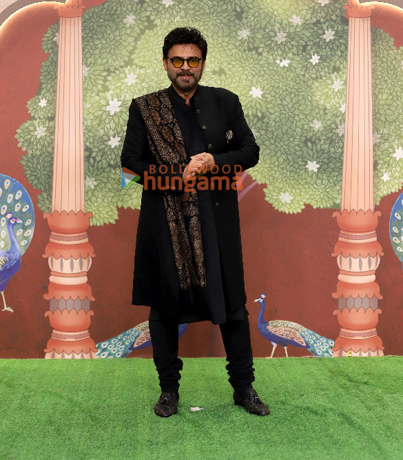 Photos: Salman Khan, Shah Rukh Khan, Sara Ali Khan and others attend the Shubh Aashirwad ceremony at Anant Ambani and Radhika Merchant