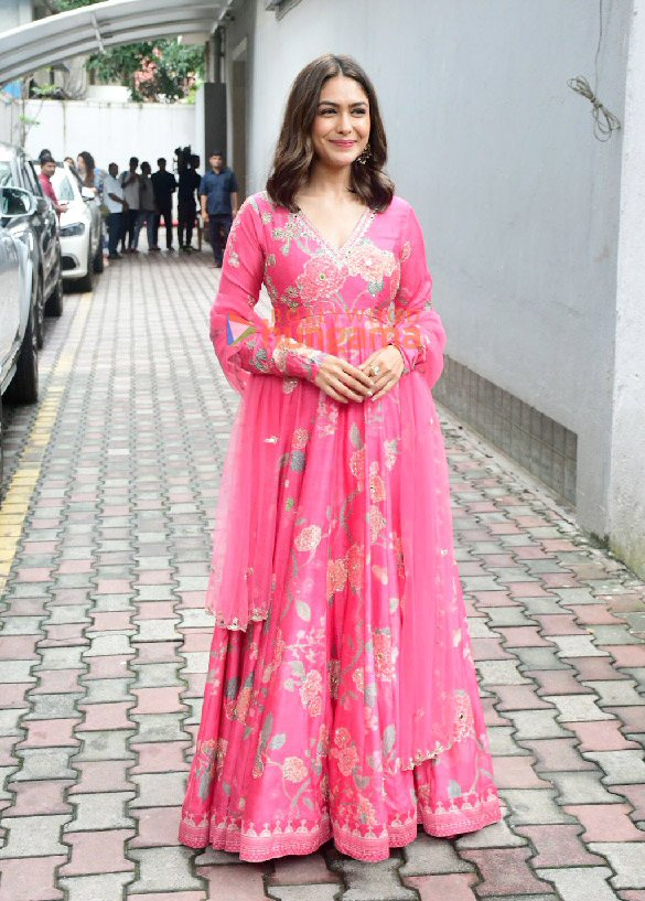 Photos: Mrunal Thakur and Maniesh Paul spotted at Tips office in Khar