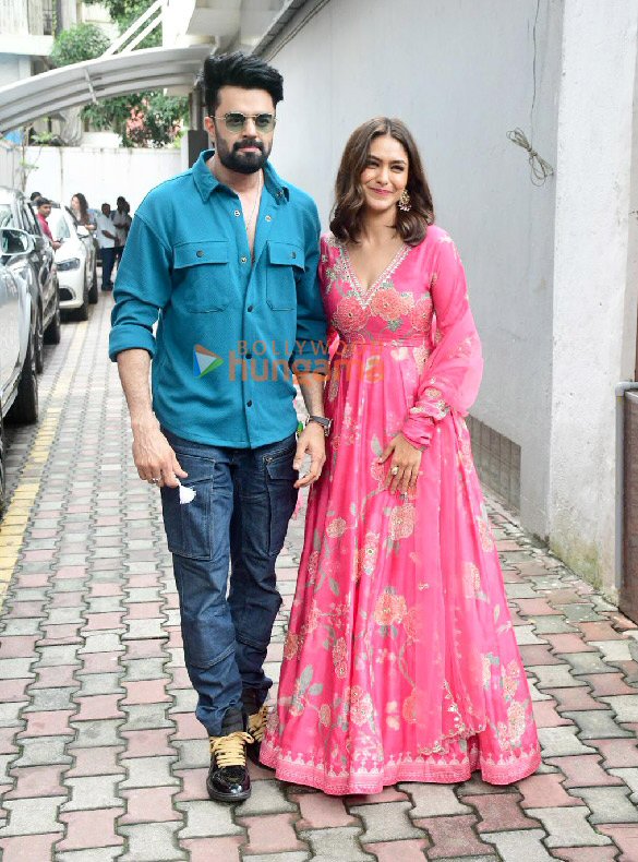 Photos: Mrunal Thakur and Maniesh Paul spotted at Tips office in Khar