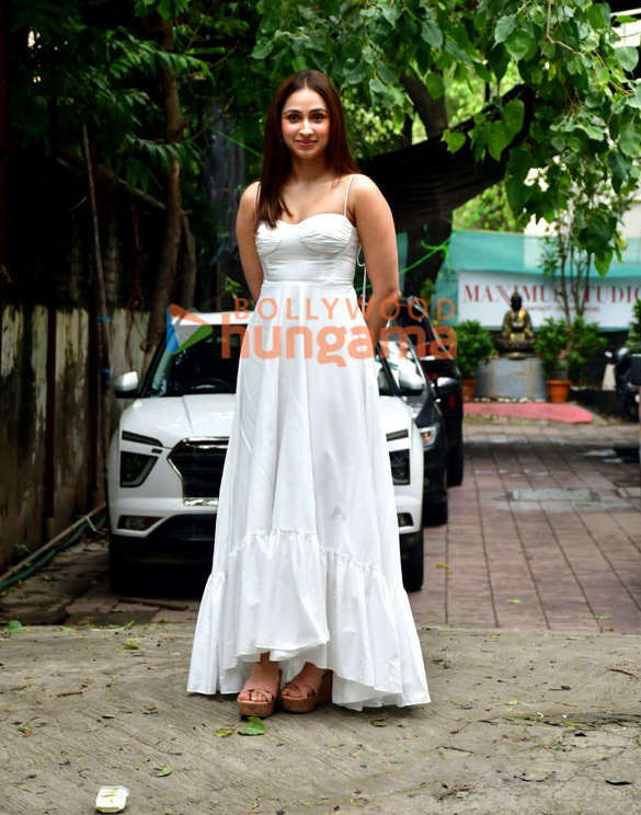 Photos: Pashmina Roshan snapped in Andheri