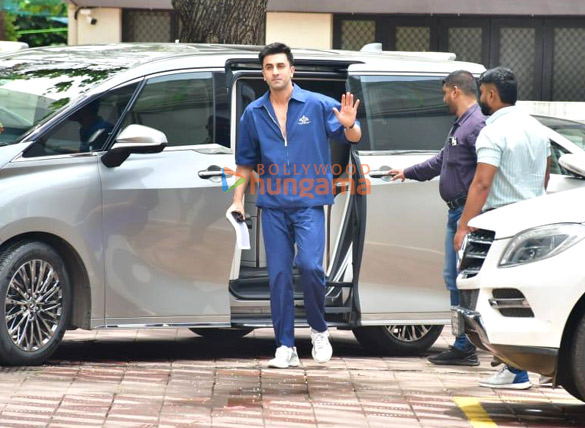 Photos: Ranbir Kapoor snapped at Sanjay Leela Bhansali's house in Versova