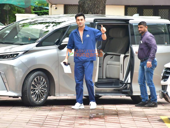 Photos: Ranbir Kapoor snapped at Sanjay Leela Bhansali's house in Versova