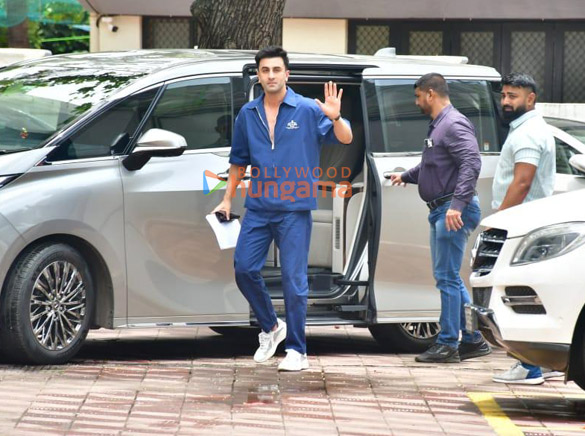 Photos: Ranbir Kapoor snapped at Sanjay Leela Bhansali's house in Versova