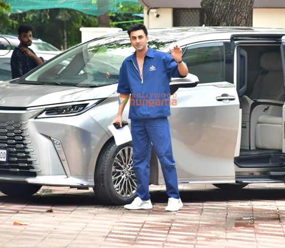 Photos: Ranbir Kapoor snapped at Sanjay Leela Bhansali's house in Versova