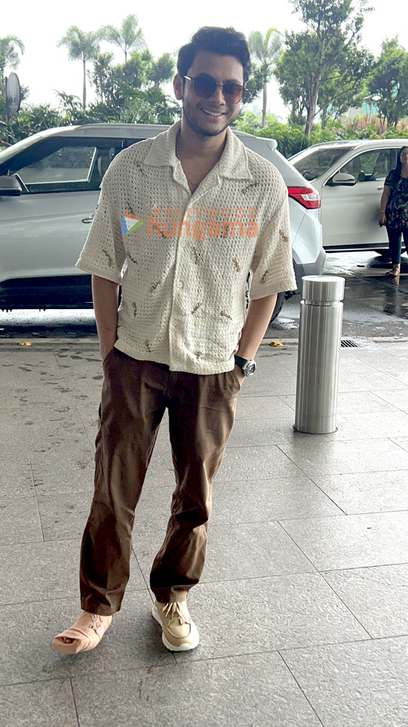 Photos: Shilpa Shetty, Sobhita Dhulipala, Karan Johar and others snapped at the airport