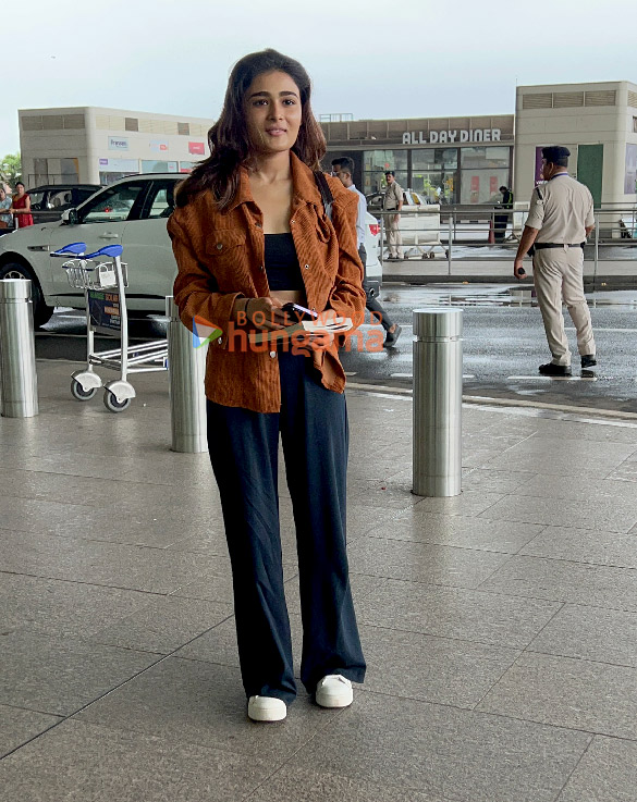 Photos: Vicky Kaushal, Shalini Pandey and Johny Lever snapped at the airport