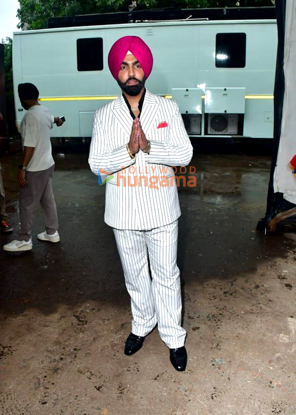 Photos: Vicky Kaushal and Ammy Virk snapped promoting Bad Newz on sets of Superstar Singer 3