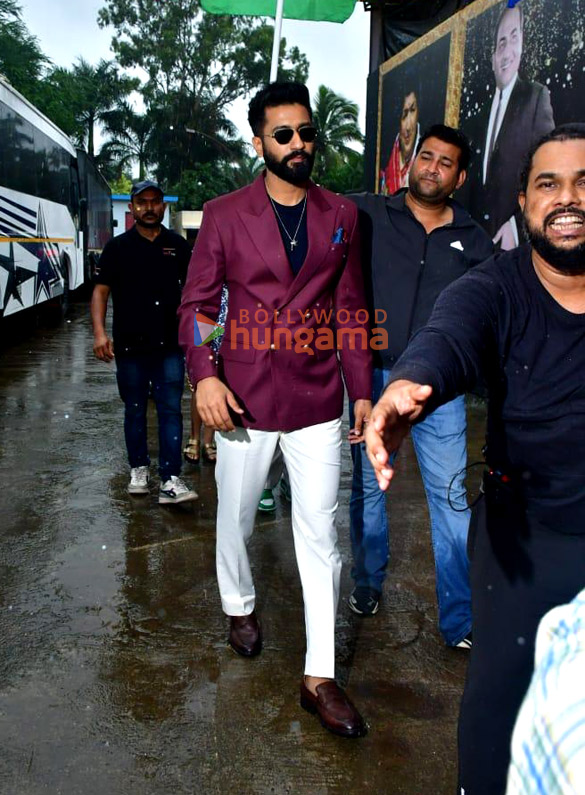 Photos: Vicky Kaushal and Ammy Virk snapped promoting Bad Newz on sets of Superstar Singer 3