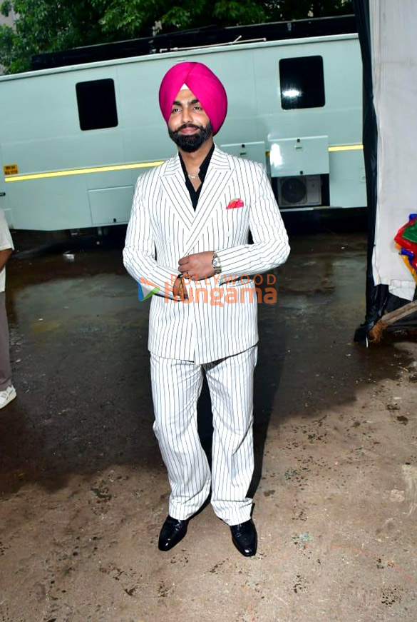 Photos: Vicky Kaushal and Ammy Virk snapped promoting Bad Newz on sets of Superstar Singer 3