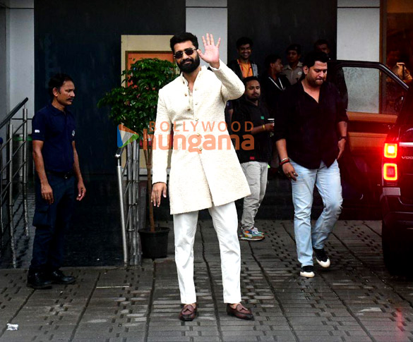 Photos: Vicky Kaushal snapped at Kalina airport