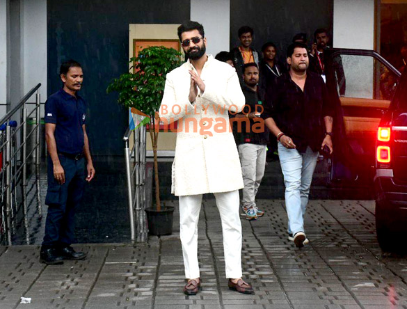 Photos: Vicky Kaushal snapped at Kalina airport