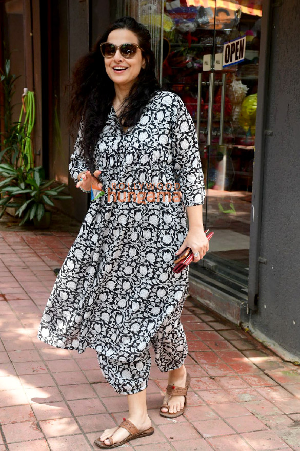 Photos: Vidya Balan snapped in Bandra