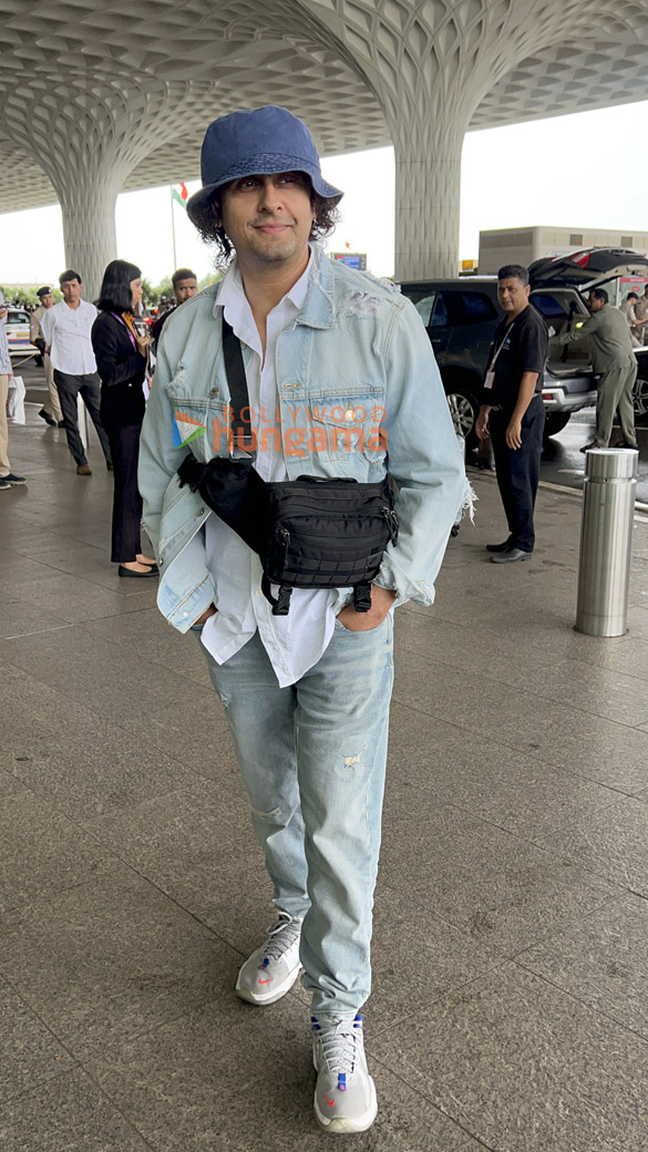 Photos: Kangana Ranaut, Zahrah S Khan and Sonu Nigam snapped at the airport