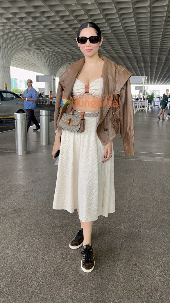 Photos: Kangana Ranaut, Zahrah S Khan and Sonu Nigam snapped at the airport