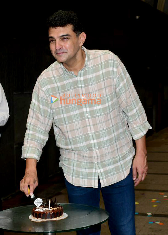 Photos: Siddharth Roy Kapur snapped cutting his birthday cake
