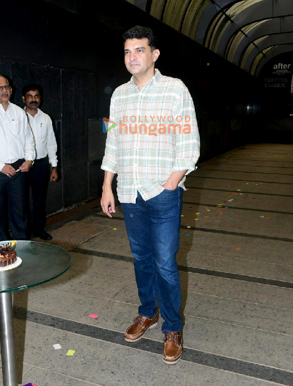 Photos: Siddharth Roy Kapur snapped cutting his birthday cake