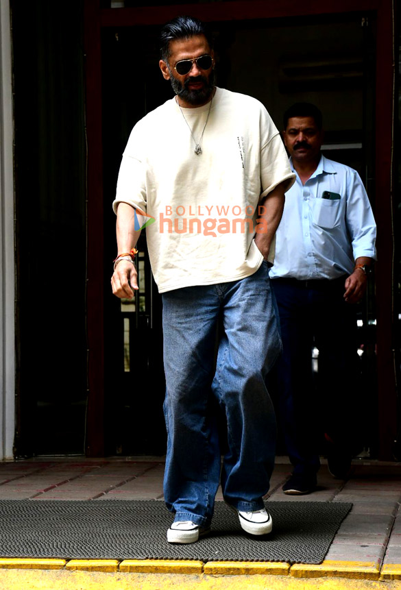 Photos: Suniel Shetty spotted outside dental clinic in Khar
