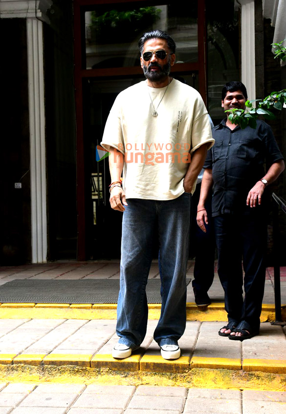 Photos: Suniel Shetty spotted outside dental clinic in Khar