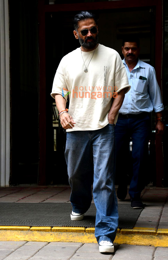 Photos: Suniel Shetty spotted outside dental clinic in Khar
