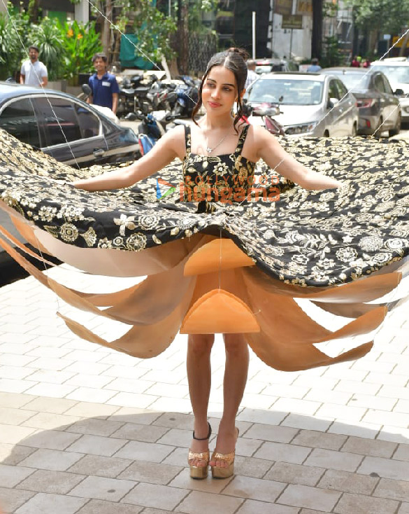Photos: Uorfi Javed snapped in Andheri