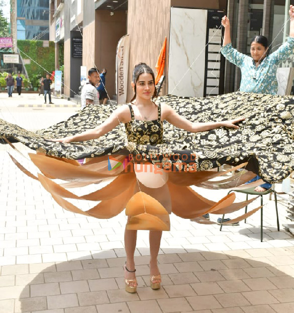 Photos: Uorfi Javed snapped in Andheri