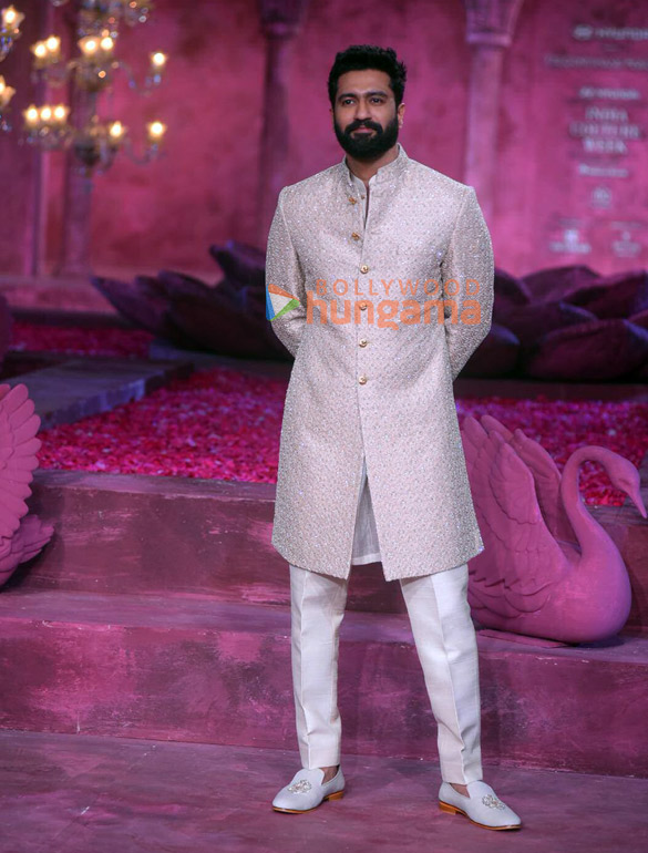 Photos: Vicky Kaushal and Rashmika Mandanna walk the ramp for Falguni and Shane Peacock at India Couture Week 2024
