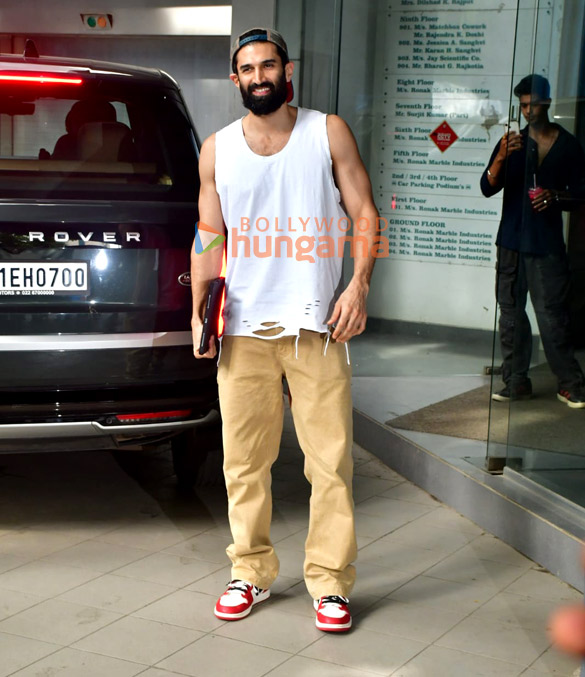 Photos: Aditya Roy Kapur snapped in Andheri