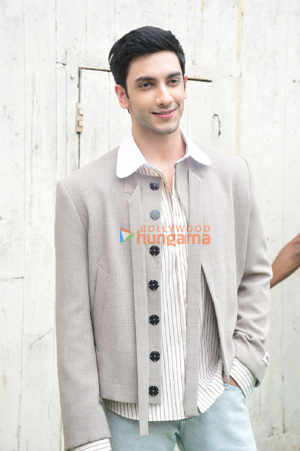 Photos: Alia Bhatt, Vedang Raina and Vasan Bala snapped promoting Jigra at Mehboob studios