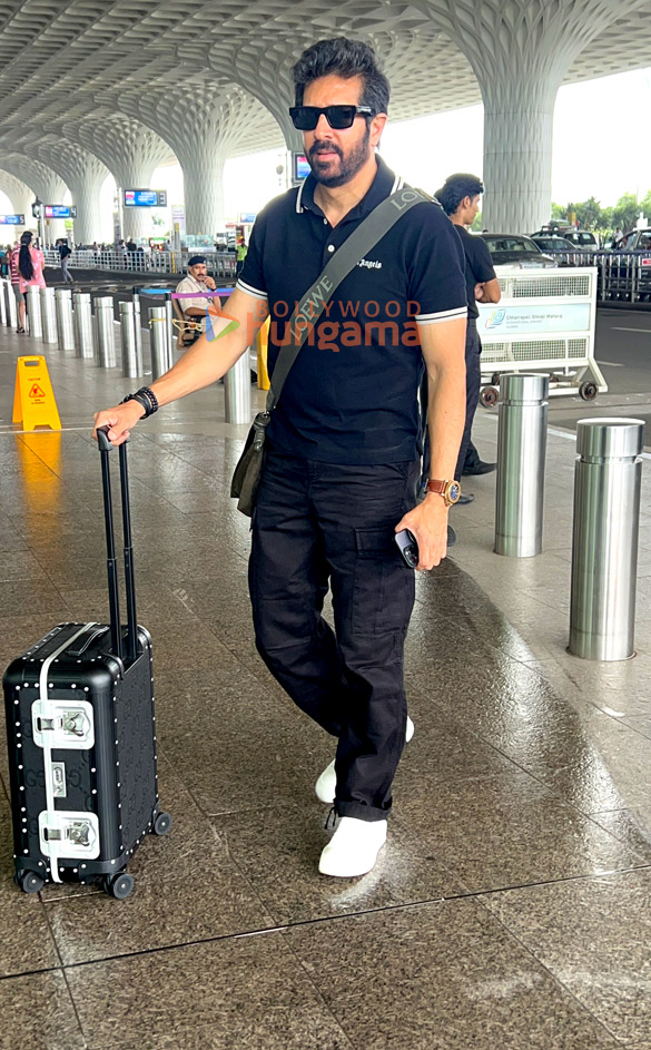 Photos: Janhvi Kapoor, Rajkummar Rao and Kabir Khan snapped at the airport