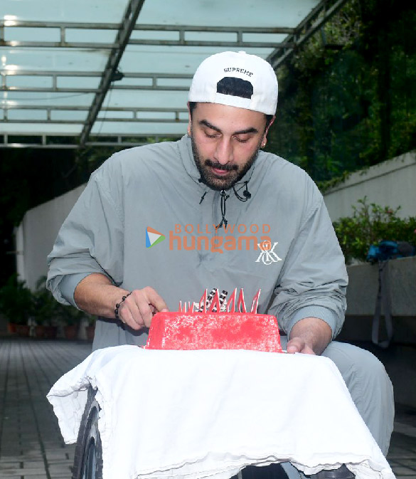 Photos: Ranbir Kapoor celebrates his birthday with the media