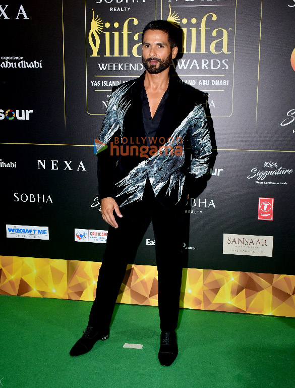 Photos: Shah Rukh Khan, Rani Mukerji, Kriti Sanon, Janhvi Kapoor and others grace the green carpet of IIFA Awards 2024