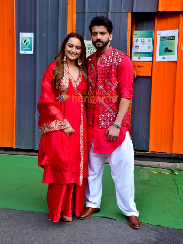 Photos: Sonakshi Sinha and Zaheer Iqbal snapped with Karisma Kapoor on the sets of India's Best Dancer