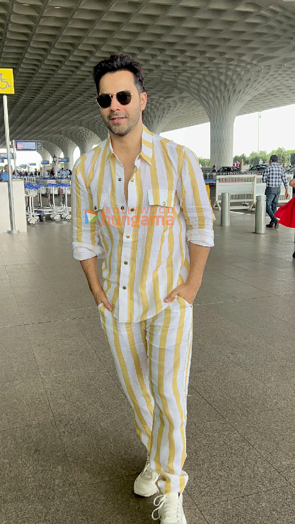 Photos: Varun Dhawan, Arjun Kapoor and Twinkle Khanna snapped at the airport