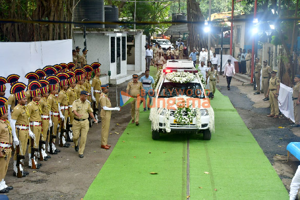 Photos: Aamir Khan, Kiran Rao and others attend the funeral of Ratan Tata