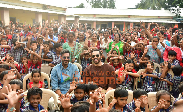 Photos: Ajay Devgn and Rohit Shetty attempt the Guinness World Record for the largest Vada Pav delivery at Airport High School & Junior College