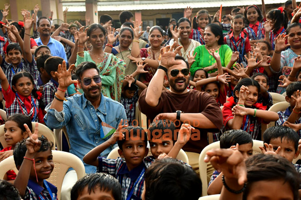 Photos: Ajay Devgn and Rohit Shetty attempt the Guinness World Record for the largest Vada Pav delivery at Airport High School & Junior College