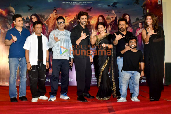 Photos: Kartik Aaryan, Vidya Balan, Triptii Dimri and others snapped at Bhool Bhulaiyaa 3 trailer launch at Raj Mandir Theater, Jaipur