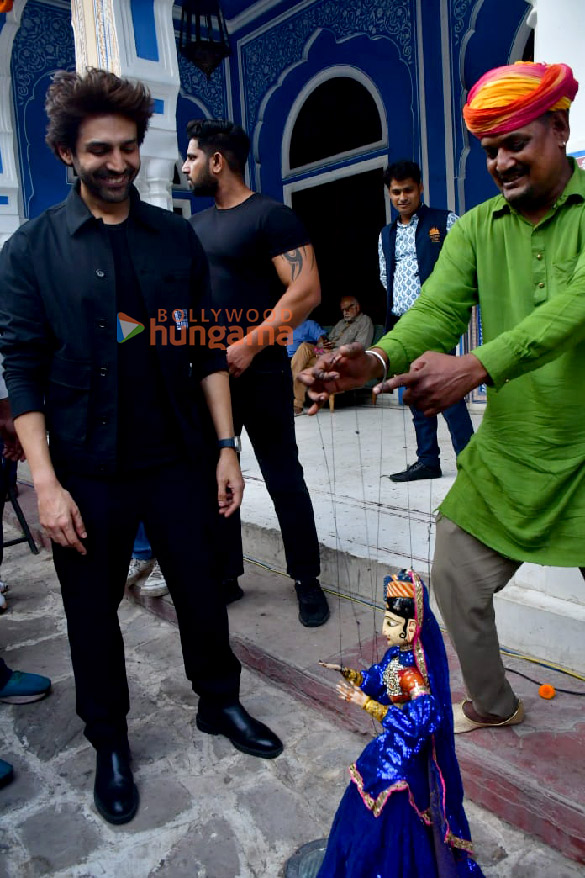 Photos: Kartik Aaryan, Vidya Balan, Triptii Dimri and others snapped at Bhool Bhulaiyaa 3 trailer launch at Raj Mandir Theater, Jaipur
