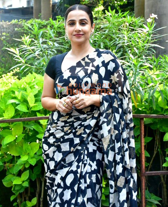 Photos: Kartik Aaryan and Vidya Balan snapped promoting Bhool Bhulaiyaa 3 on the sets of KBC 16