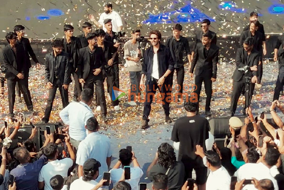Photos: Kartik Aaryan promotes his upcoming film Bhool Bhulaiyaa 3 at a college in Delhi