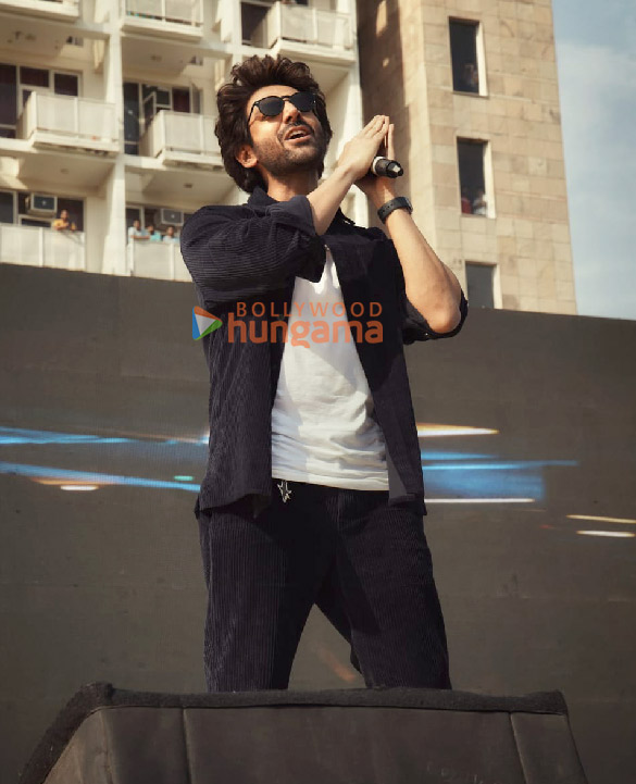 Photos: Kartik Aaryan promotes his upcoming film Bhool Bhulaiyaa 3 at a college in Delhi