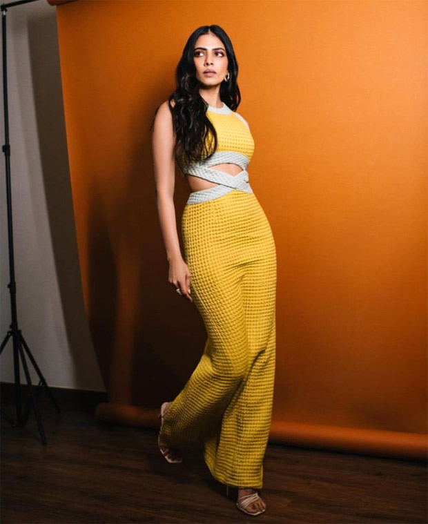 Malavika Mohanan is brighter than sunshine in yellow cut-out dress worth Rs.42,400 Malavika Mohanan is brighter than sunshine in yellow cut-out dress worth Rs.42,400