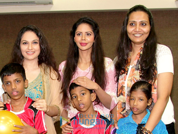 Cast Of 6 52 Spend Time With Special Kids Gracy Singh