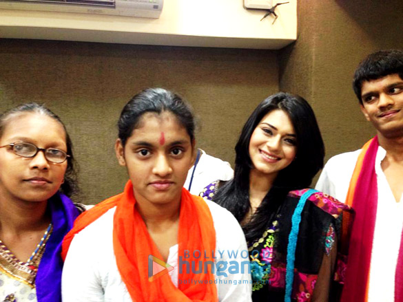 Cast Of 6 52 Spend Time With Special Kids Poonam Preet