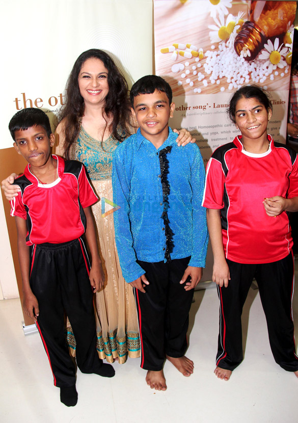Cast Of 6 52 Spend Time With Special Kids Gracy Singh