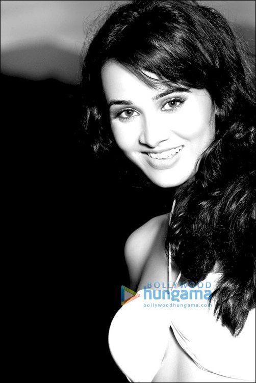 INTIMACY with Priyanka Kothari - Bollywood Hungama