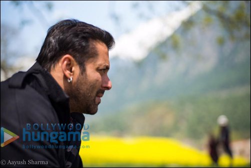 Salman khan hotsell with earring