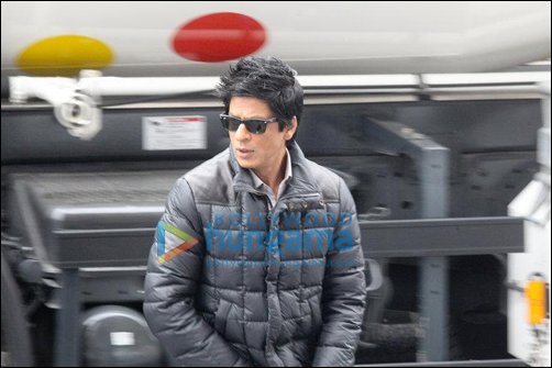 on-the-sets-of-don-2-3 | Don 2 2011 On The Set - Bollywood Hungama