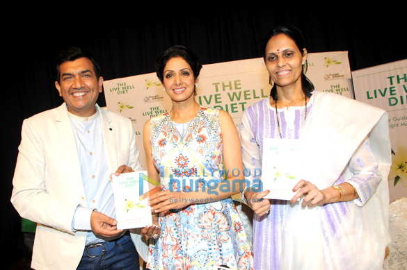 Sridevi Unveils Dr Sarita Davre S Sanjeev Kapoor Book The Live Well Diet Sanjeev Kapoor Sridevi Dr Sarita Davare Images Bollywood Hungama bollywood hungama